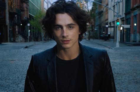 Timothée Chalamet nel nuovo spot di Bleu de Chanel diretto da 